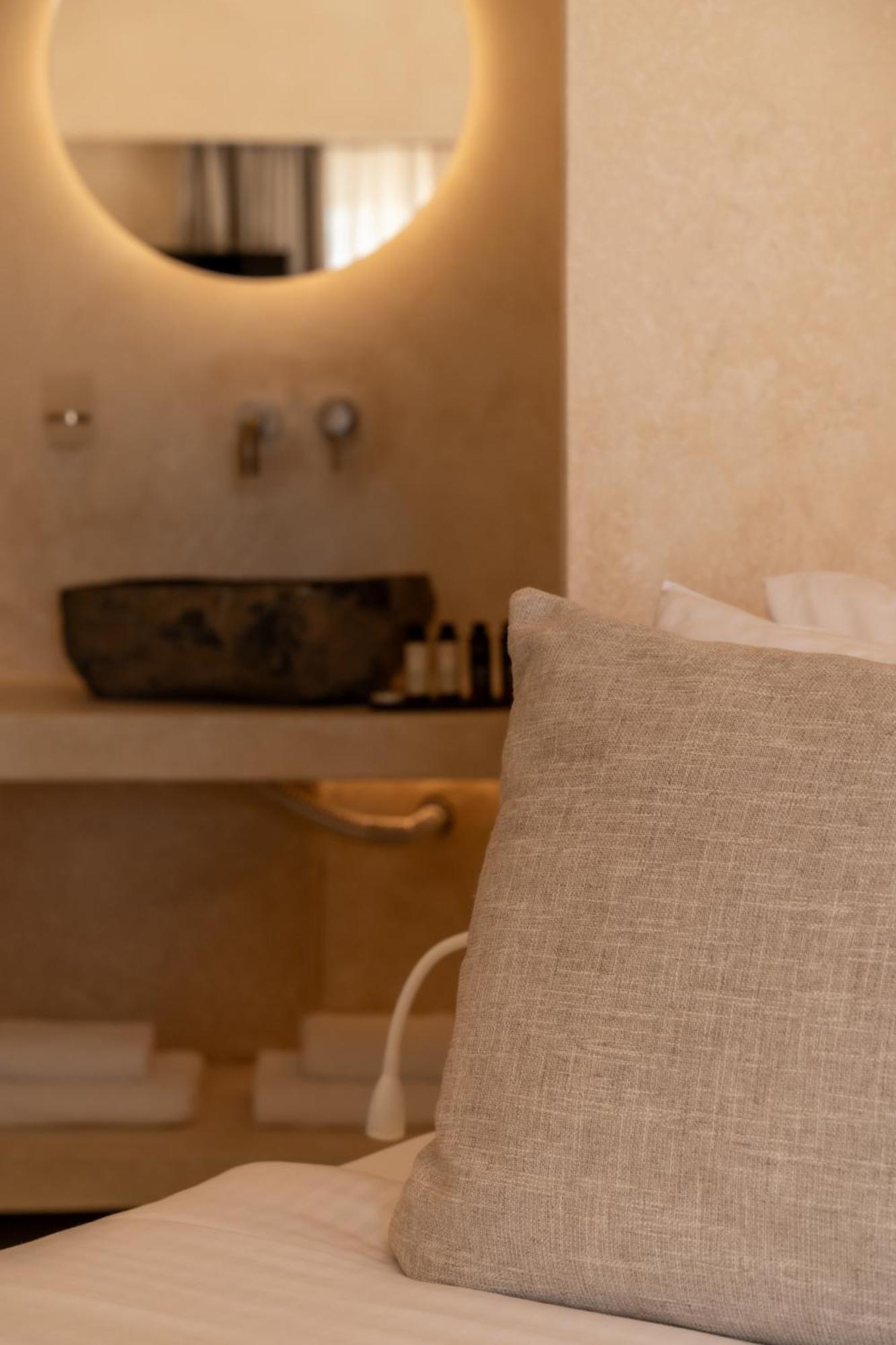 פריסה Heyday Luxury Suites מראה חיצוני תמונה